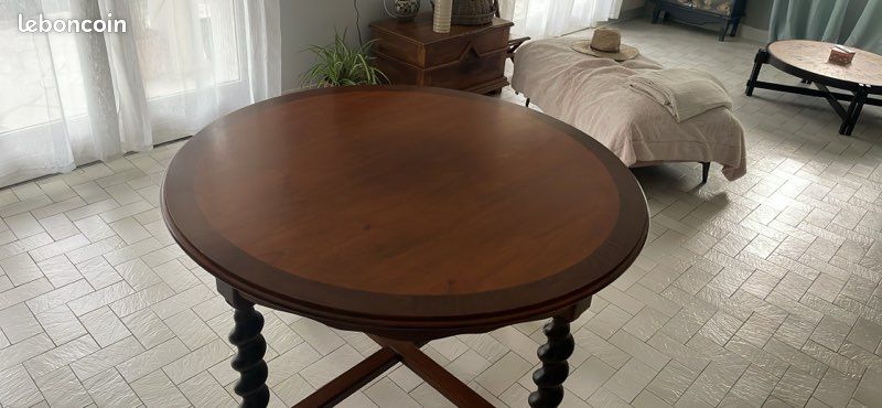 Table en bois massif (image 3)