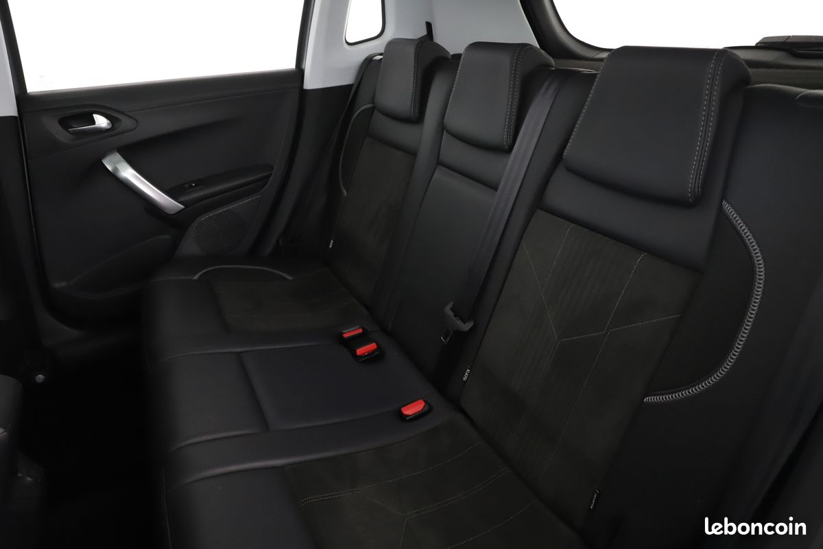 Peugeot 2008 1.2 PureTech Crossway 110 ch (image 8)