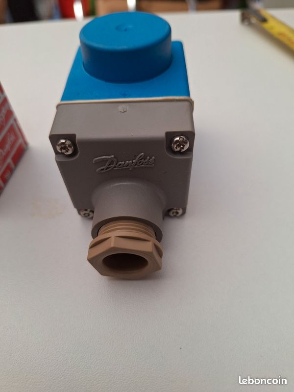 Coil for solenoid valve (image 3)