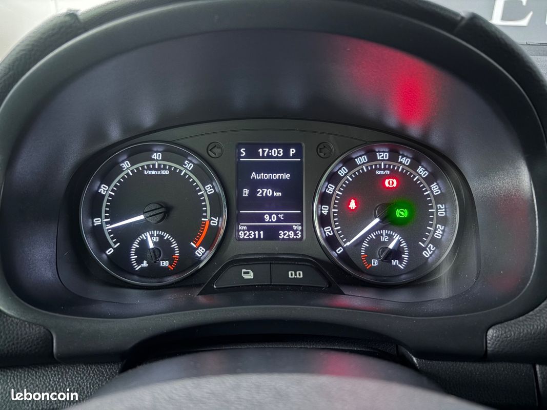 Skoda FABIA 1.4 tsi 180 rs RS DSG - RADAR - GPS - REGULATEUR (image 10)