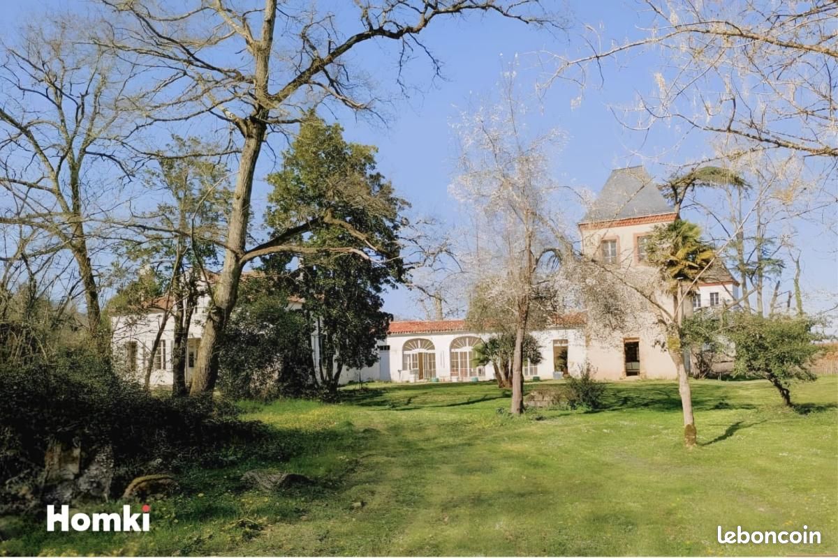 Maison 8 pièces 347 m² · à Nogaro · 347 m² · 349 900 €