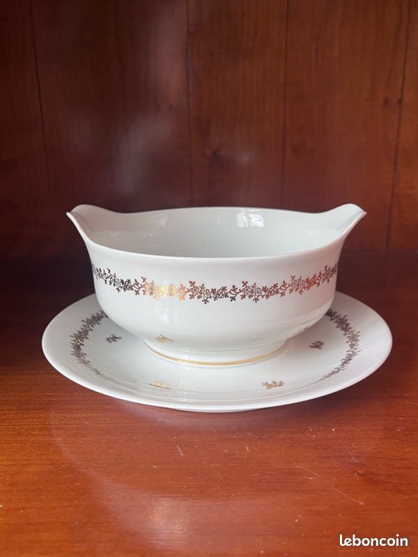 Saucière en porcelaine de Limoges – A. Lanternier & Cie / Blanc et or (image 1)