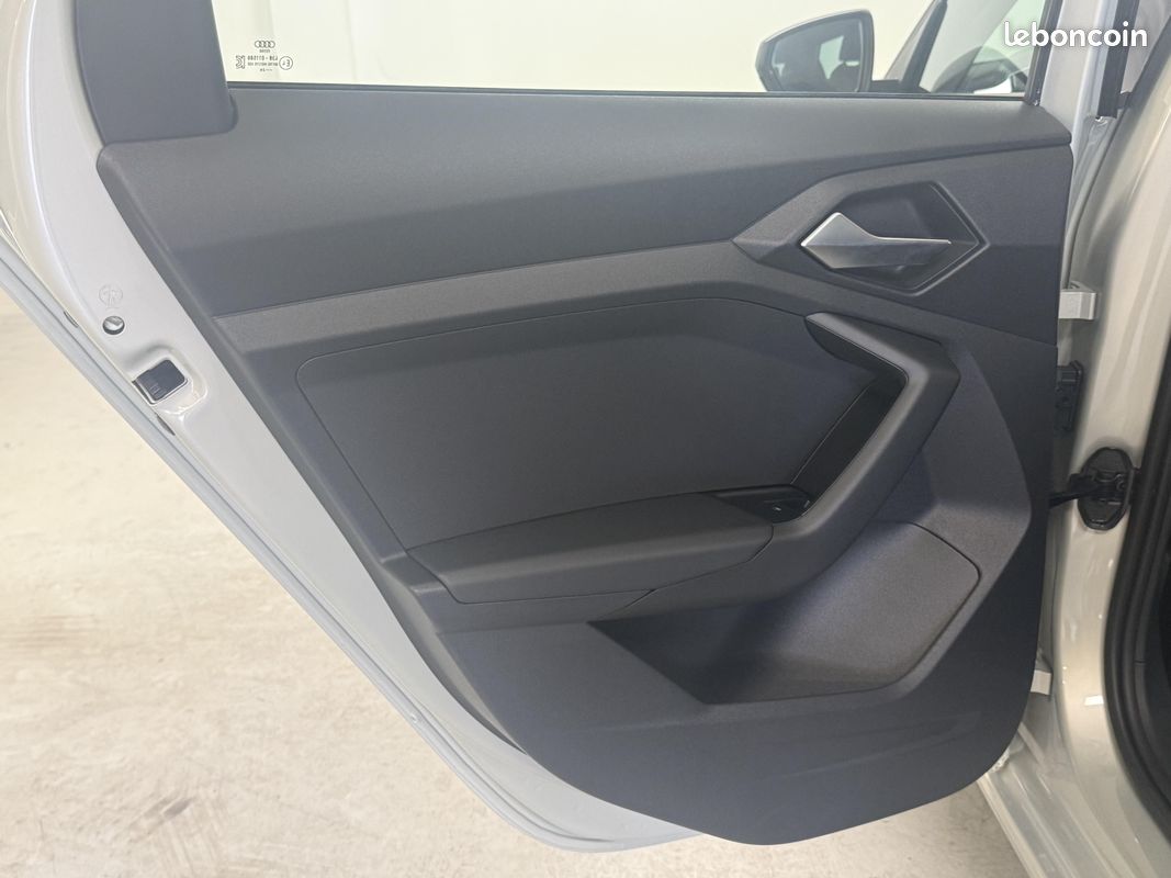 AUDI A1 Sportback 25 TFSI 95 ch S tronic 7 Design (image 10)
