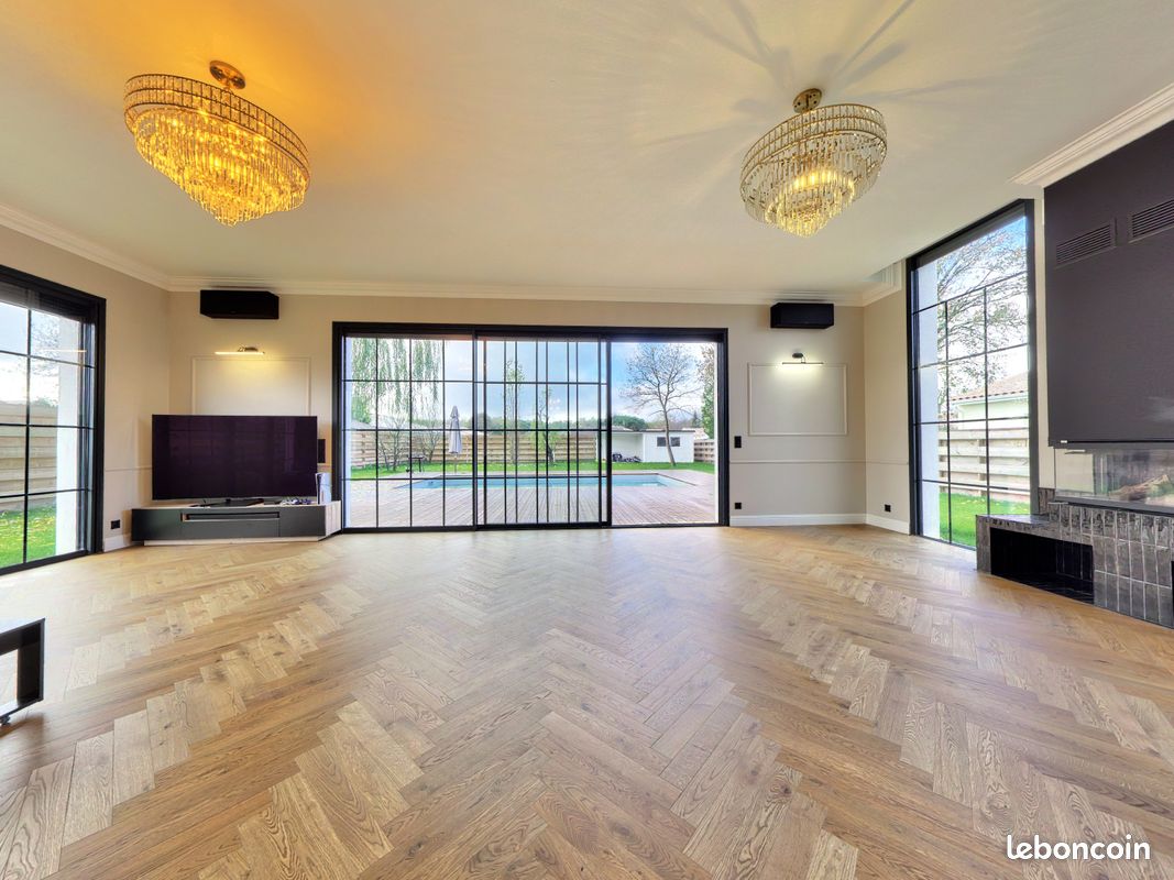Maison 6 pièces 215 m² · à Saint-Sulpice-Et-Cameyrac · 215 m² · 630 000 €