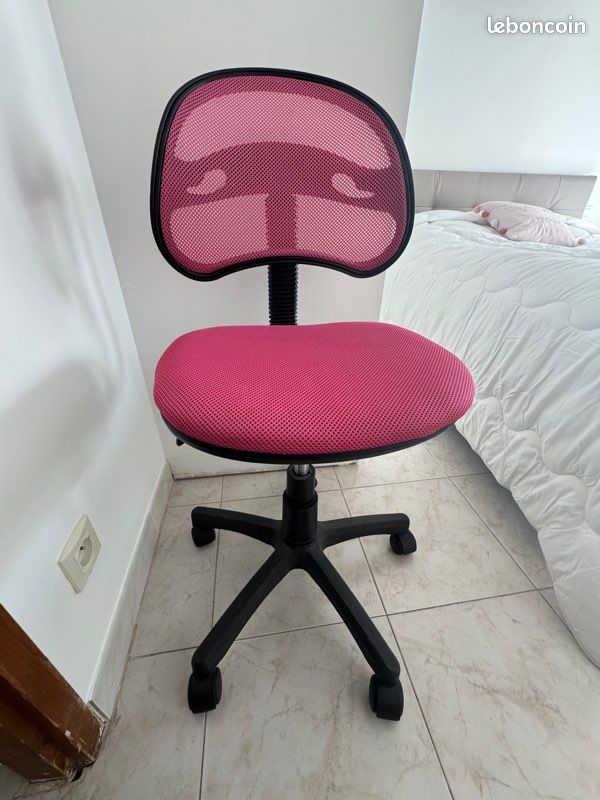 Chambre complète lit, bureau, fauteuil rose (image 7)