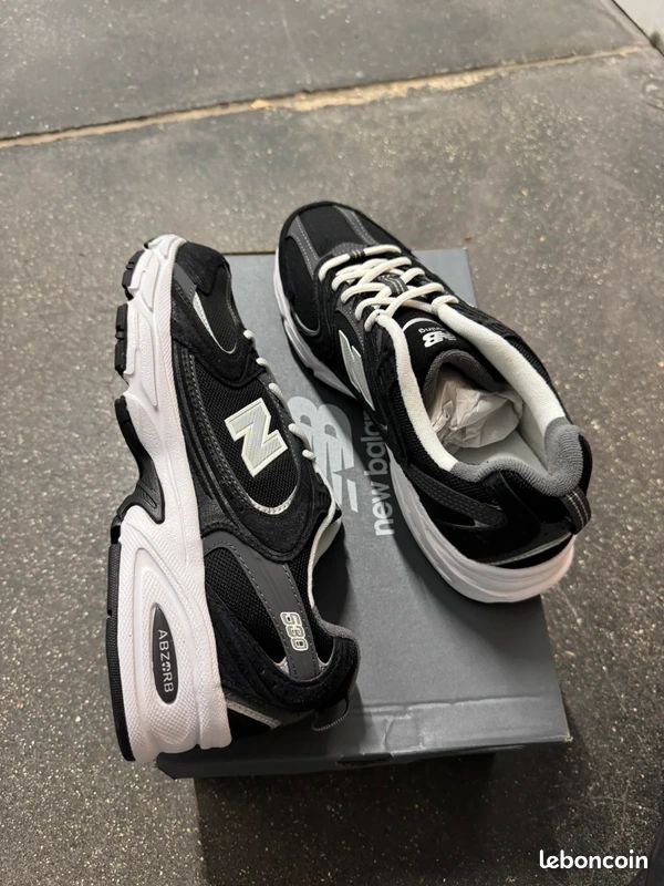 Chaussure NewBalance Noir neuve (image 4)