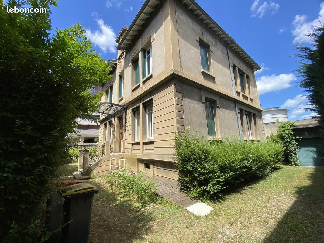Maison 8 pièces 232 m² · à Saint-Étienne · 232 m² · 349 000 €