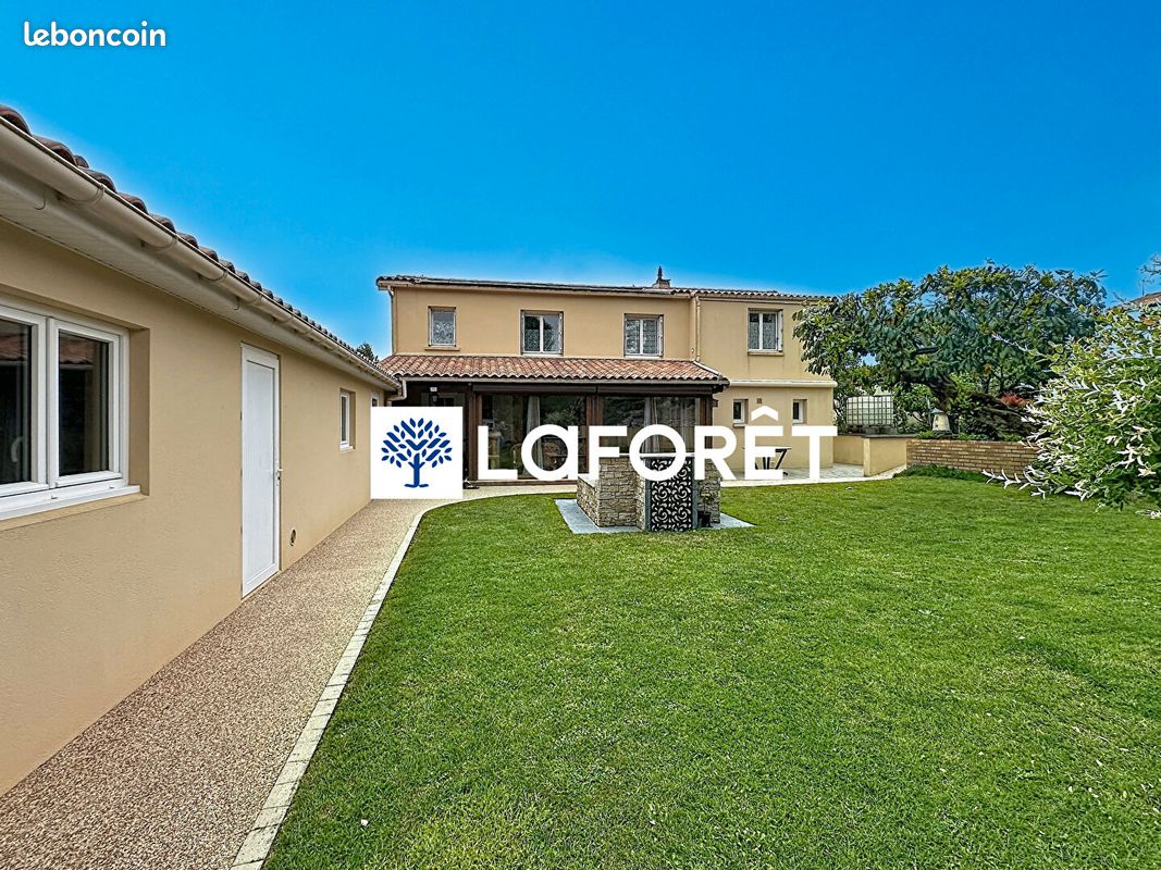 Maison 6 pièces 140 m² · à Cerizay · 140 m² · 190 000 €