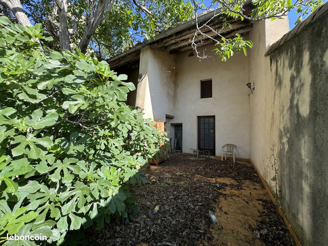 Maison 7 pièces 155 m² · à Laudun-l'Ardoise · 155 m² · 127 500 €