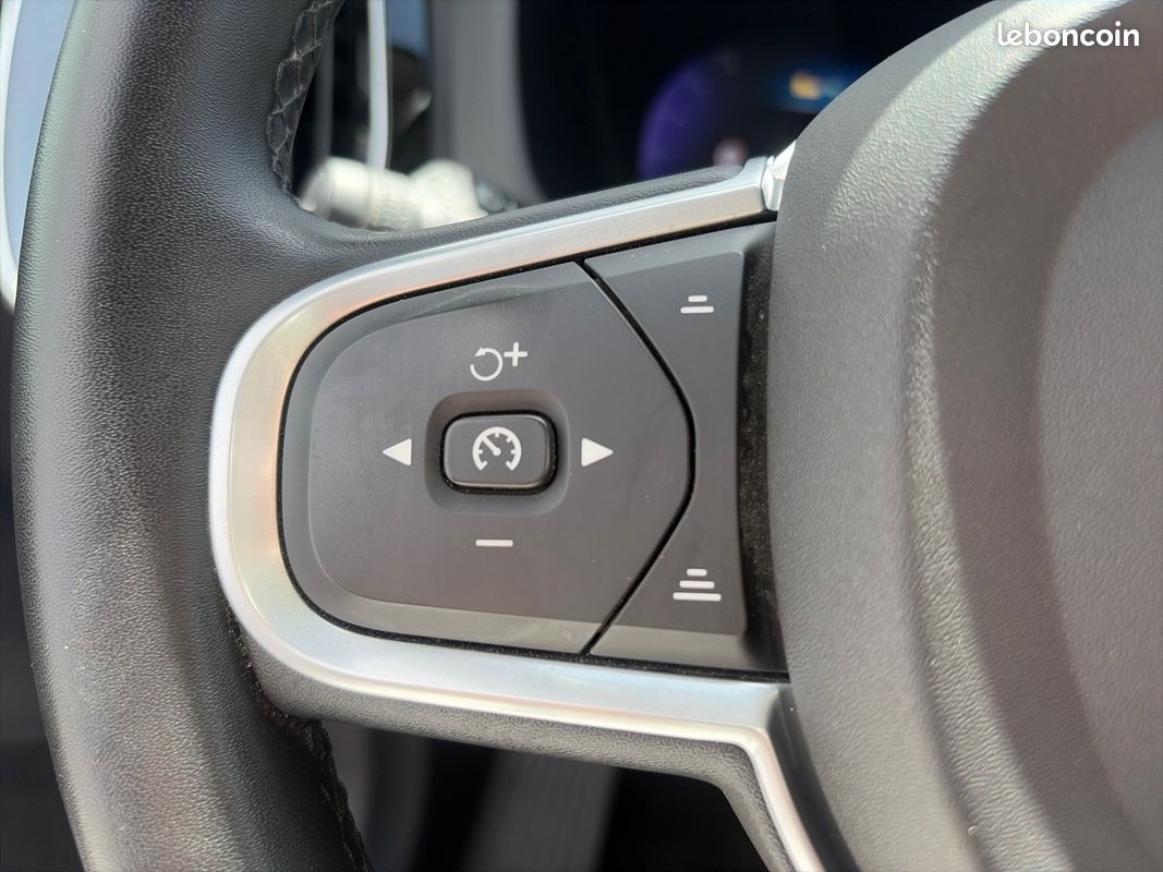 VOLVO XC60 T6 Recharge AWD 253 ch + 145 ch Geartronic 8 Inscription Business (image 10)
