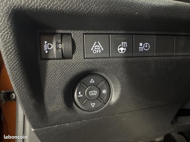 Citroen C4 Moteur électrique 136ch (100 kW) Shine Pack Automatique (image 12)