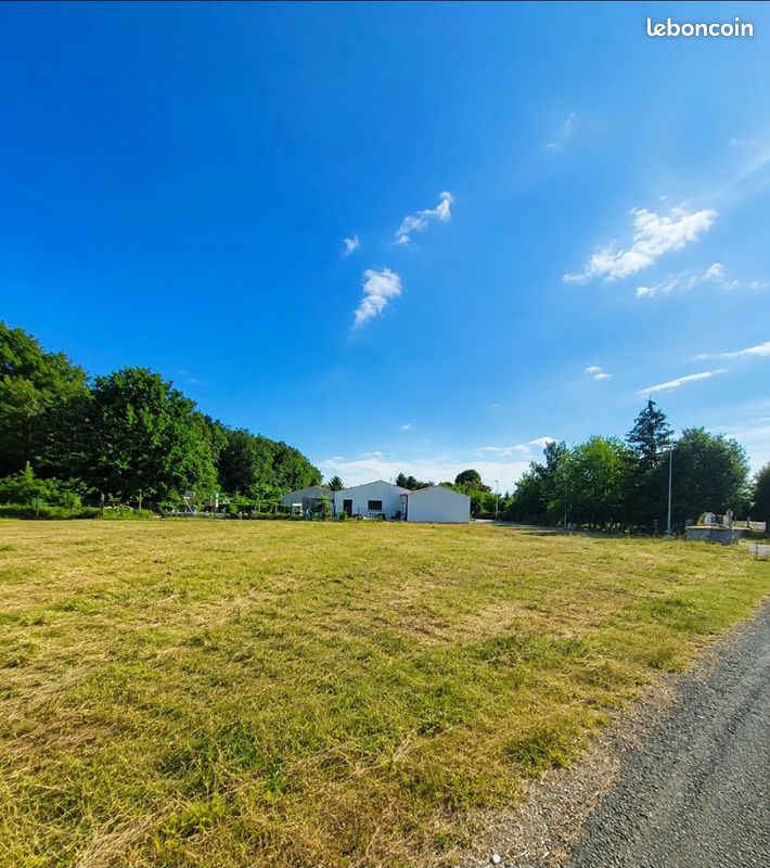 Terrain 1022 m² · à Sainte-Même · 1 022 m² · 29 528 €