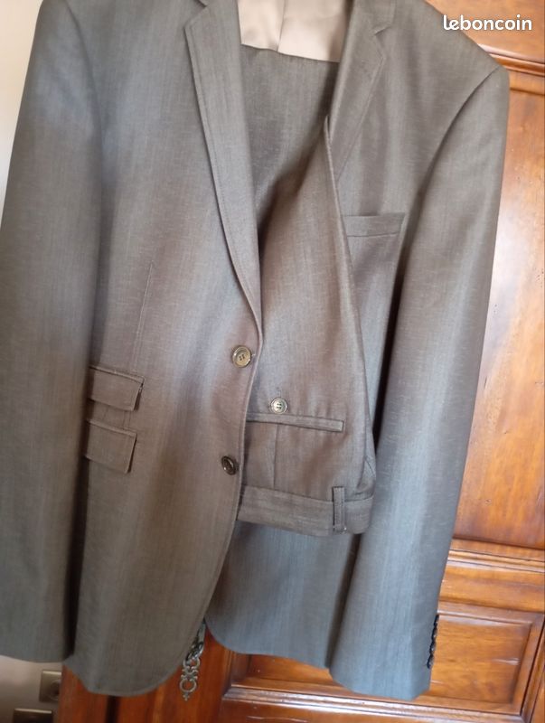 Costume (image 3)