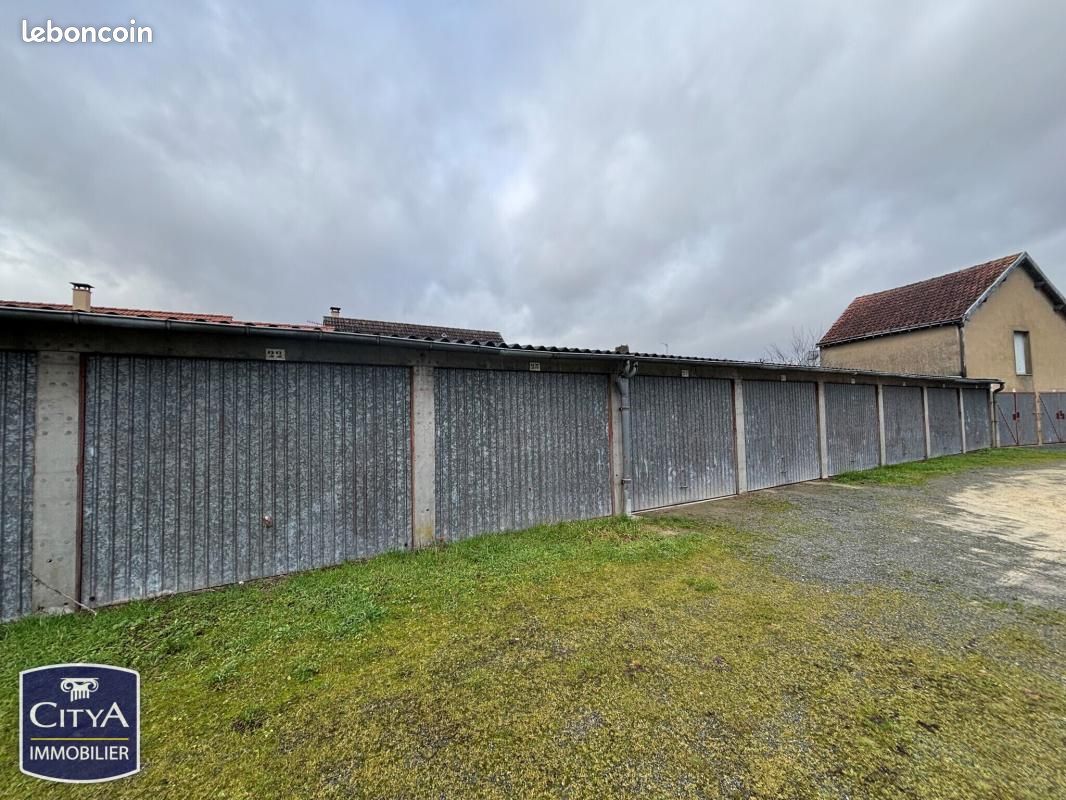 Parking Le Mans · 15 000 €