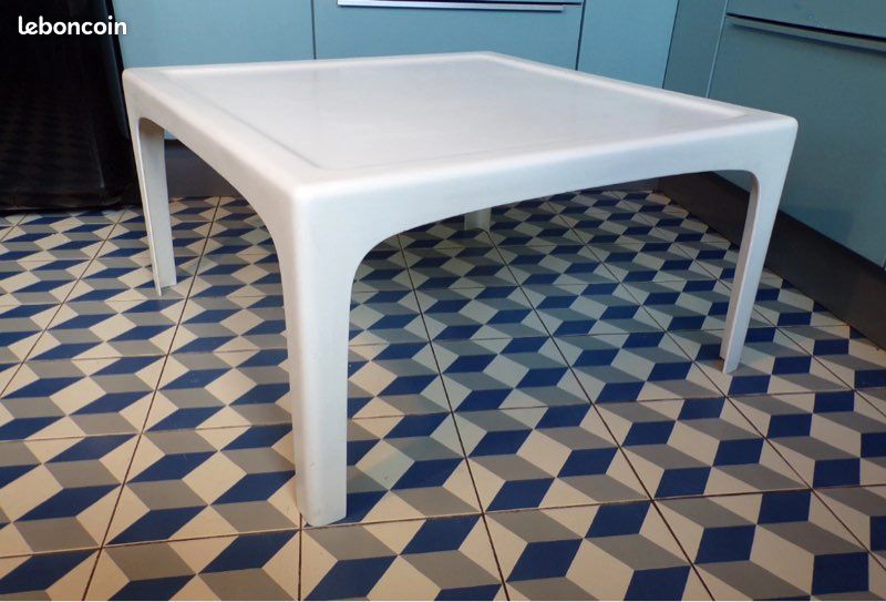 TABLE BASSE FIBRE DE VERRE-1970-DLG AMANTA-Artemide-70x70cm-DESIGN 70-BLANC (image 5)