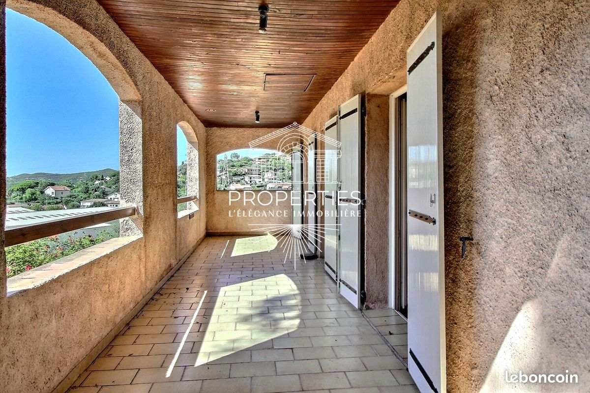 Appartement 3 pièces 59 m² · à Le Lavandou · 59 m² · 1 090 €/mois