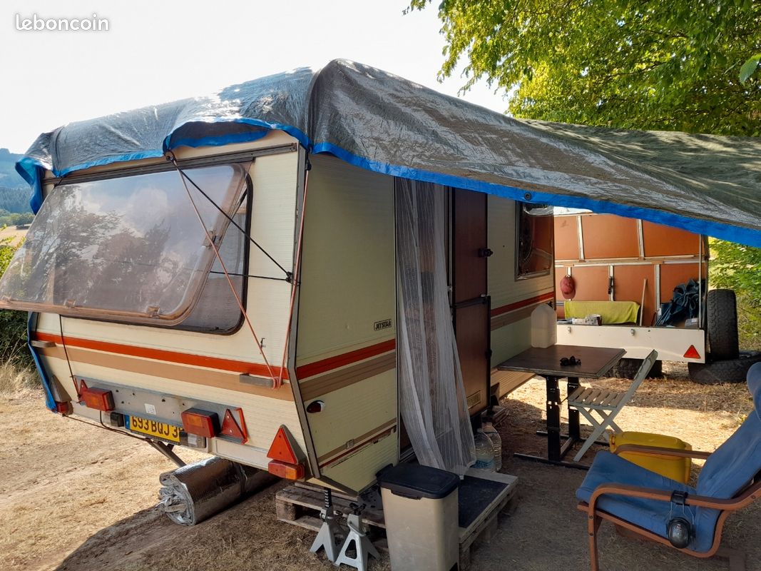 Caravane Star cg à jour roulante, intérieur à rénover (image 1)