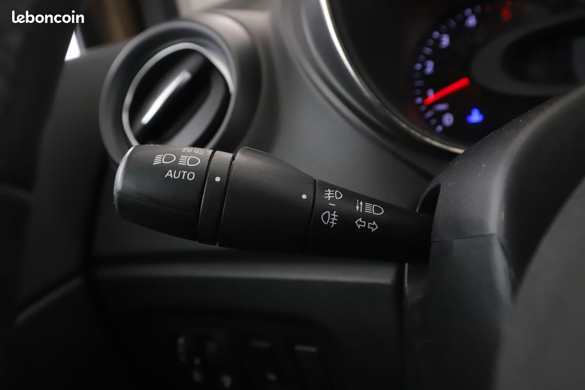 Renault Captur 1.5 dCi Energy Intens 90 ch (image 24)