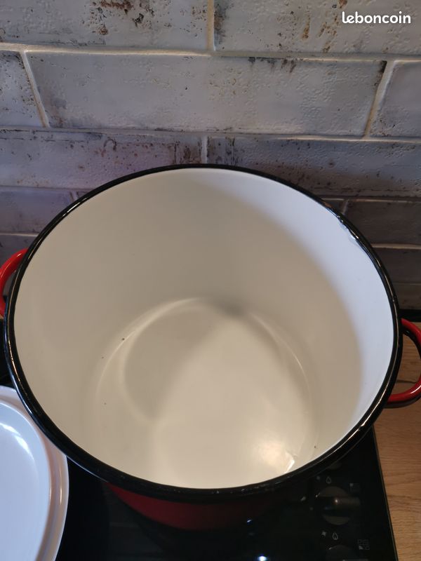 Briebe Ignea Faitout à Induction 26cm, Marmite 8,4L avec Couvercle Acier Émaillé Tous Feux Rouge