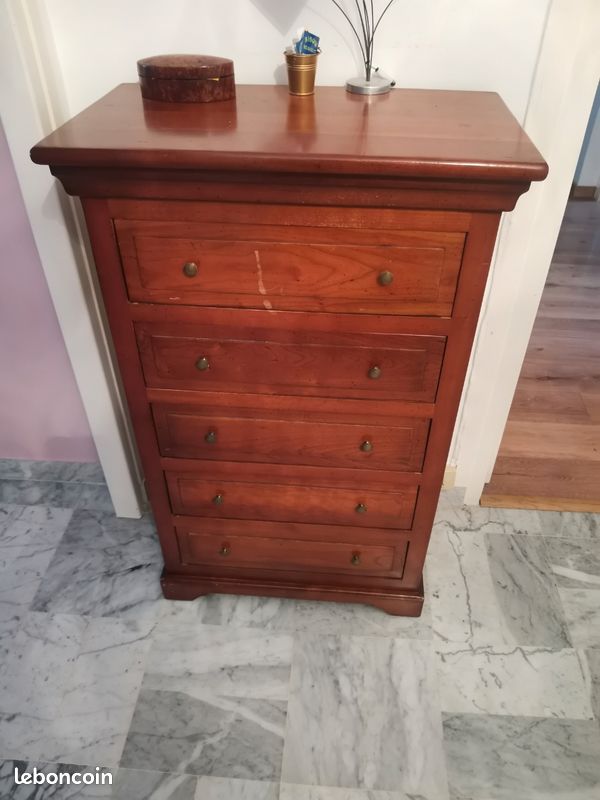 Commode (image 1)