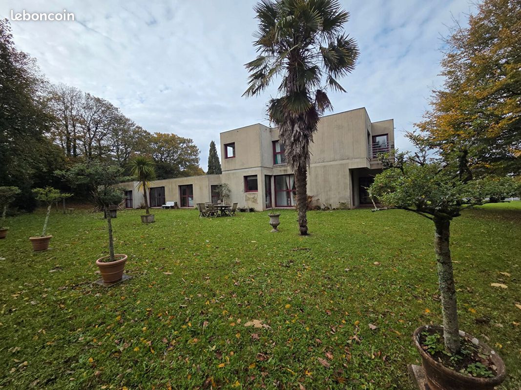 Maison 11 pièces 252 m² · à Scaër · 252 m² · 334 400 €