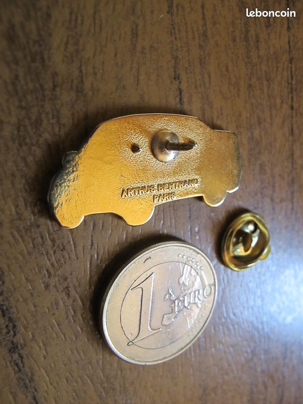 Pin's Renault 19 Chamade , prix livré en suivi , LIRE (image 3)