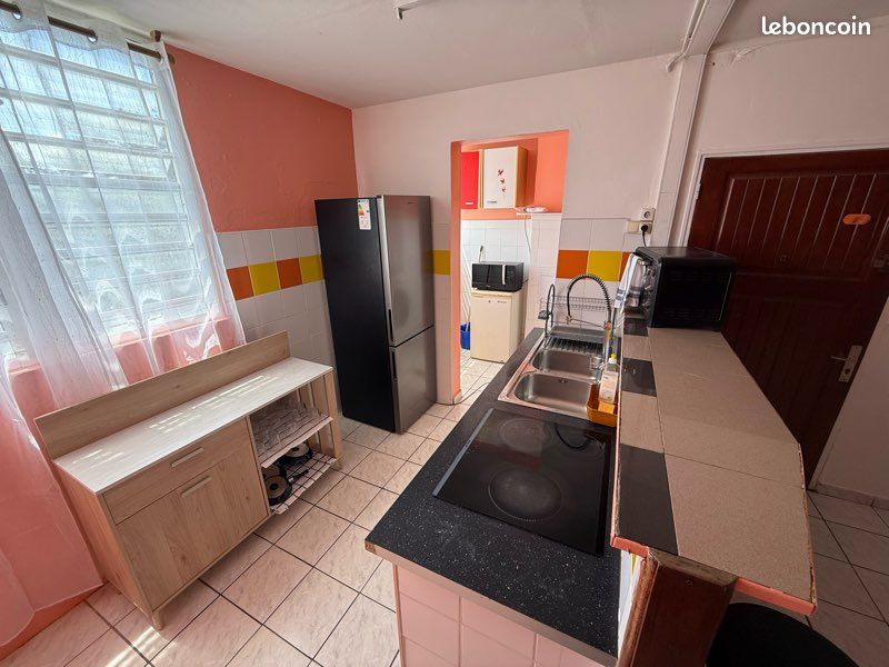 Appartement 4 pièces 70 m² · à Les Abymes · 70 m² · 400 €