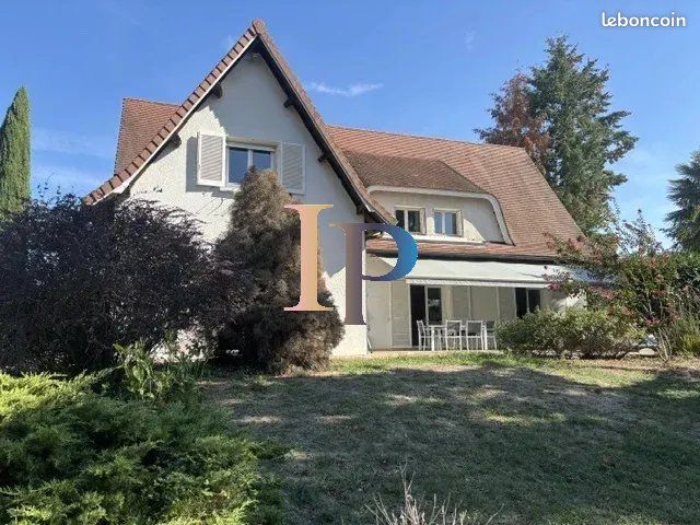 Maison 7 pièces 215 m² (image 1)
