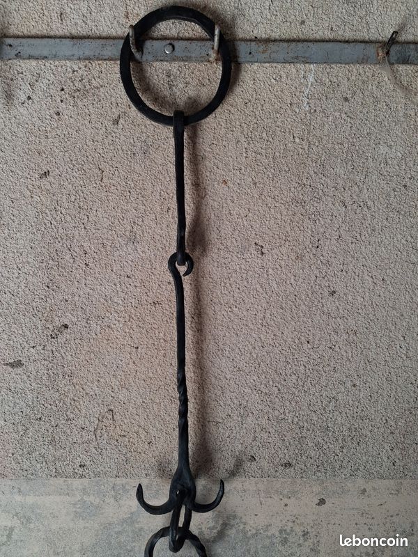 Crémaillère porte chaudron de cheminée en fer forgé - fin - Catawiki