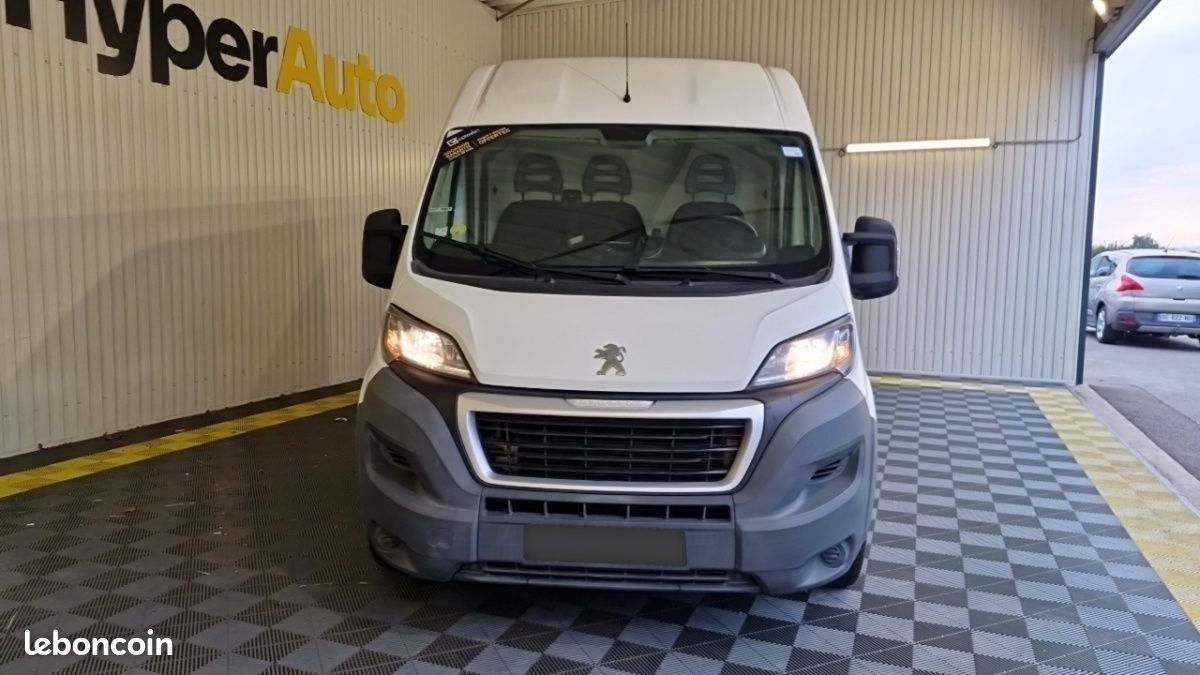 Peugeot Boxer FOURGON TOLE 335 L2H2 BLUEHDI 130 SS PREMIUM (image 2)