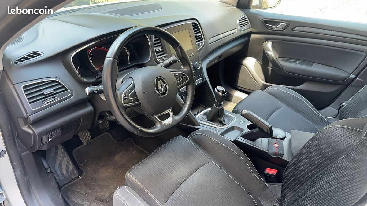 Renault Mégane Estate IV 1.5 Blue dCi 115 Business (image 8)