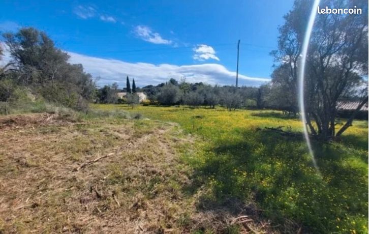 Terrain 450 m² Montfrin