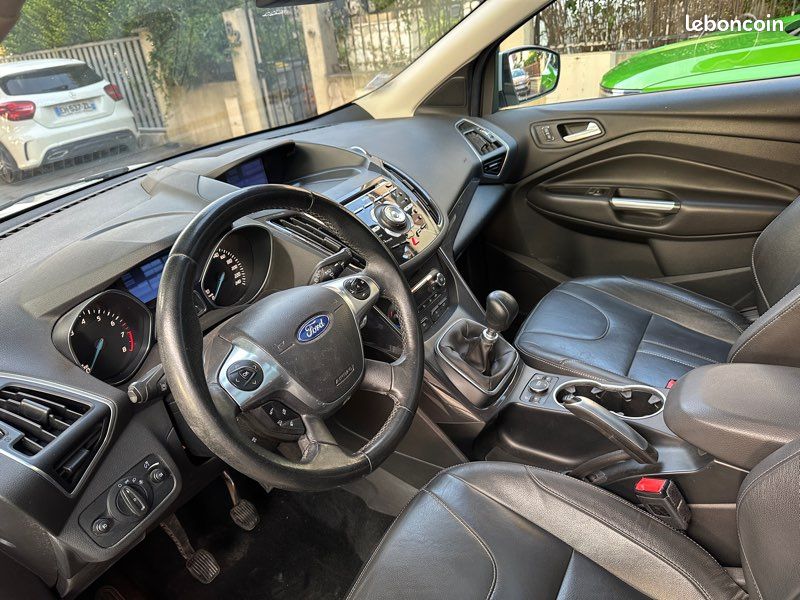 🚙 FORD KUGA 150 CH – Tour option - Toit panoramique - Embrayage neuf (image 3)