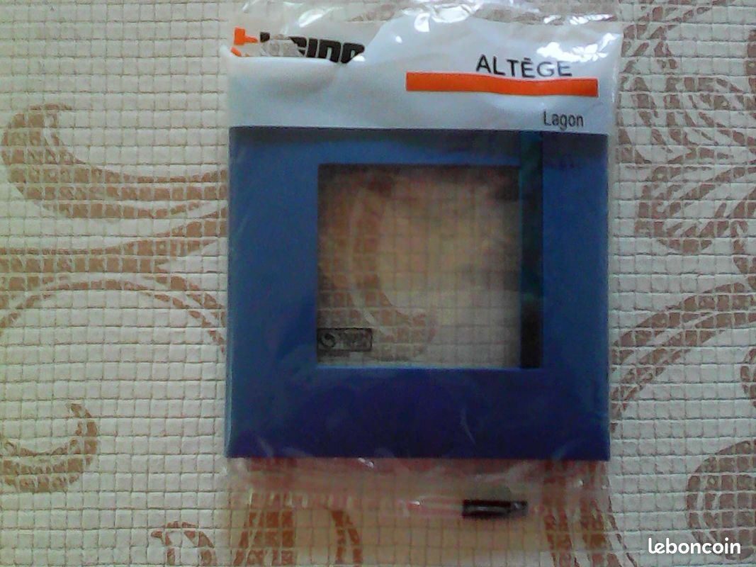 Plaque simple ALTEGE Lagon Legrand NEUVE (image 3)