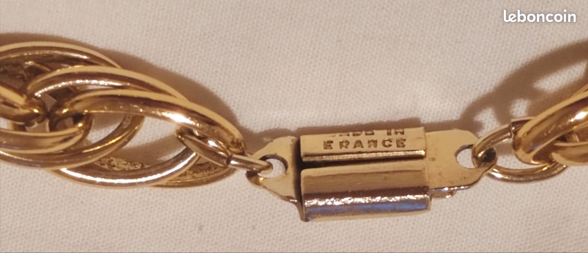 Joli collier et bracelet en métal dore (image 5)