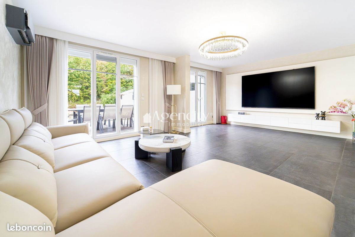Maison 6 pièces 134 m² · à Magny-le-Hongre · 134 m² · 735 000 €
