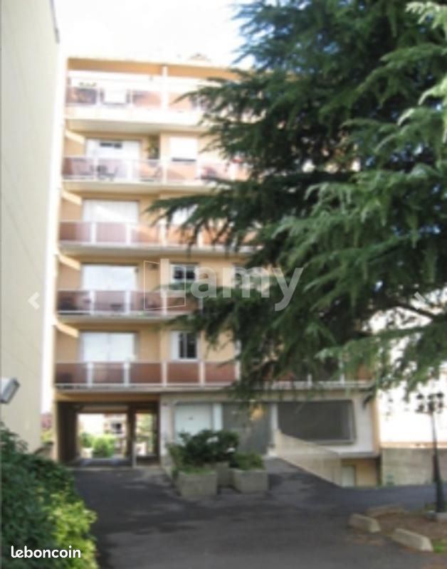 Parking 9 m² · à Livry-Gargan · 9 m² · 83 €/mois