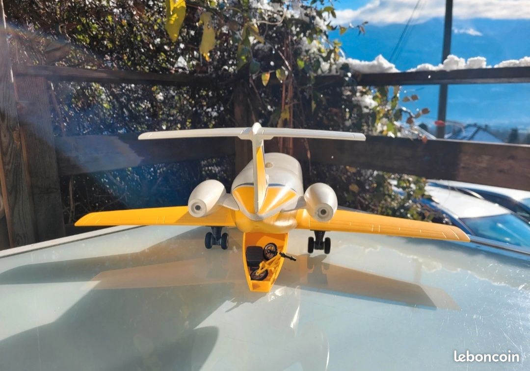 PLAYMOBIL AEROPLANE 3185 avec plusieurs accessoires EUR 60,00 - FR