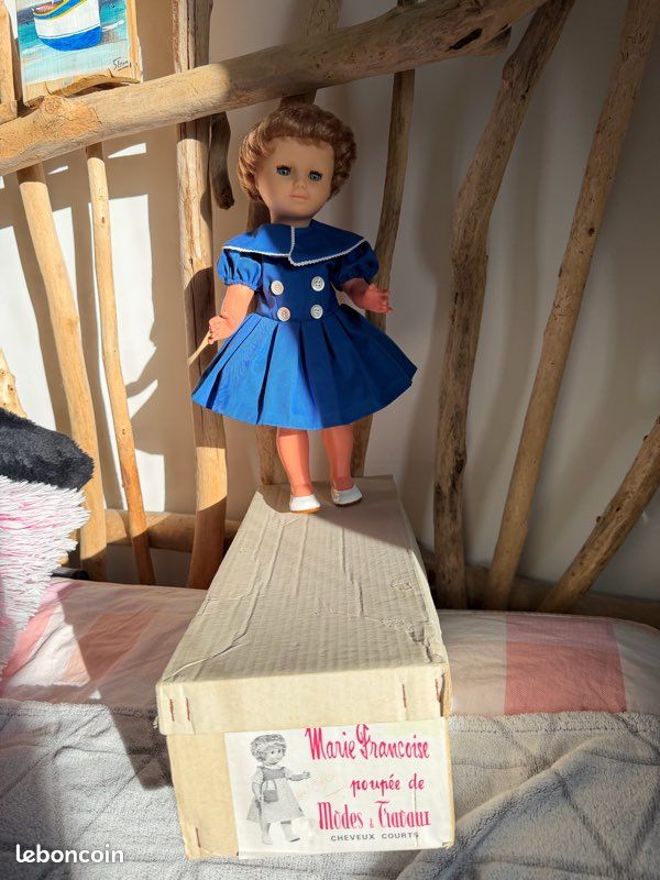 poupee mode et travaux mare francose ancenne je mettras son support
