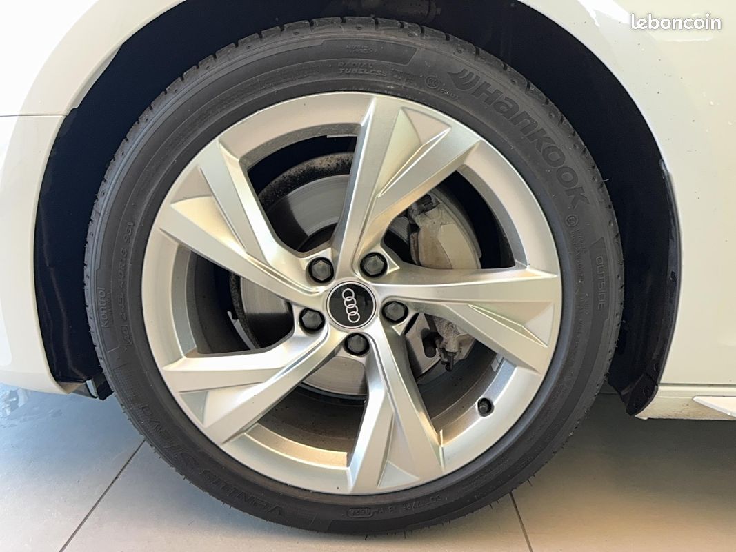 AUDI A4 Avant 40 TDI 204 S tronic 7 Quattro S line (image 9)
