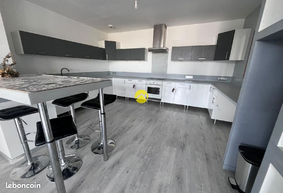 Appartement 6 pièces 150 m² · à Bourges · 150 m² · 238 500 €