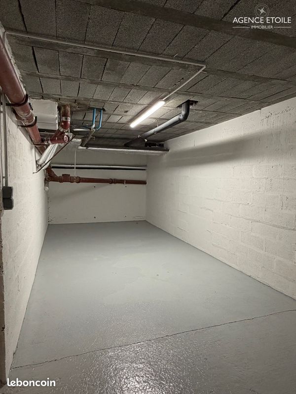 Local commercial 24 m² · à Aix-en-Provence · 24 m² · 400 €/mois