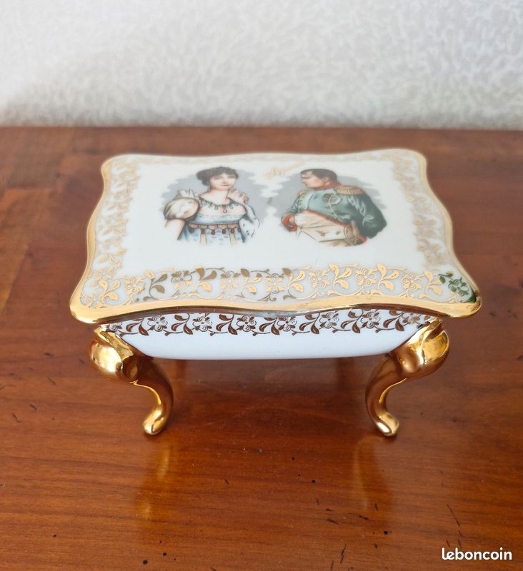 Boîte Rectangulaire Borbonese En Porcelaine Décorée Papillons - 8x6x3 Cm - Italie 1995 - Neuf