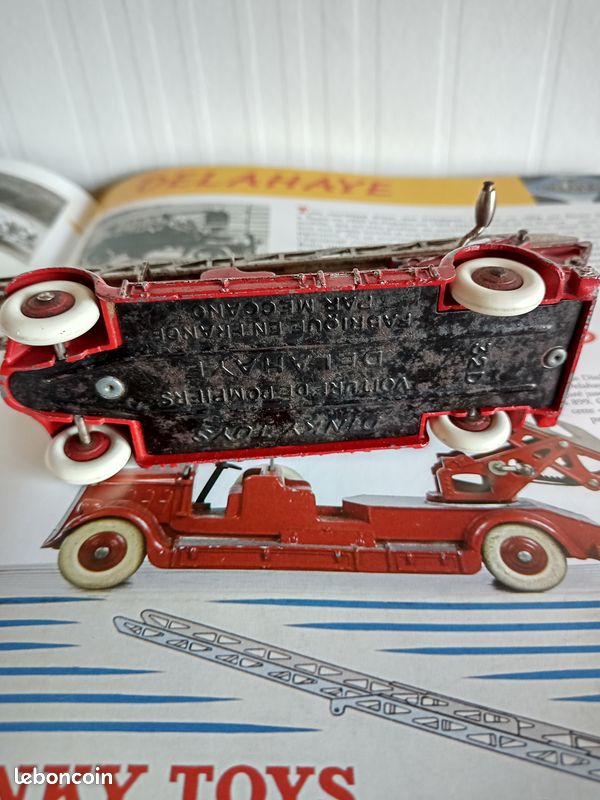 Dinky Toys Ref 32D Auto echelle de pompiers boite d'origine Meccano Made France