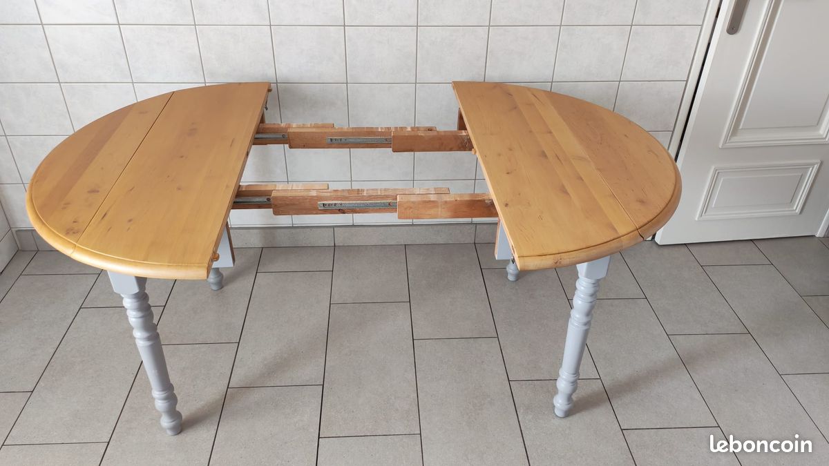 Table ronde à volets avec 4 chaises (image 5)