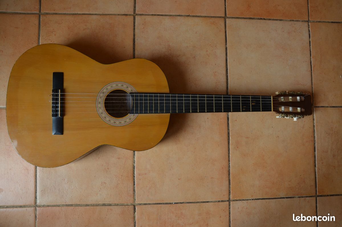 Guitare classique (image 1)