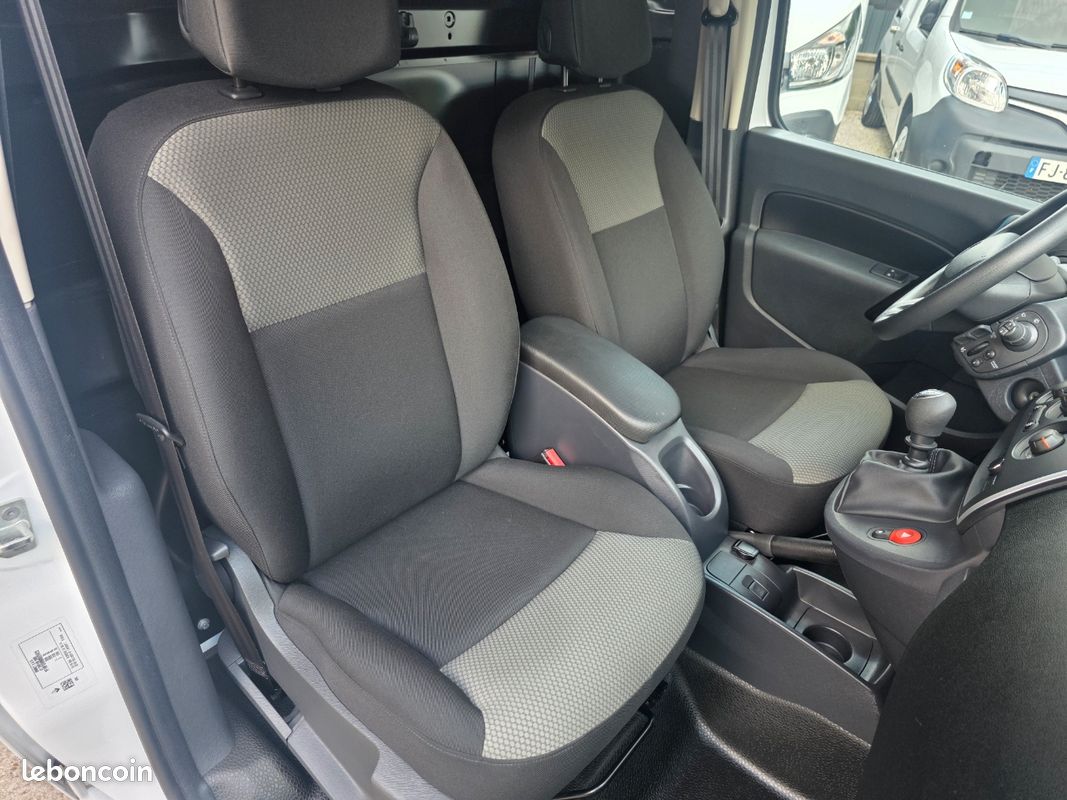 ✅renault kangoo ⏩️maxi l2 1.5 blue dci ⏩️ 95 ch air link ⏩️ boite 6 vitesses⏩️ TRES RARE FAIBLE KILOMETRAGE (image 8)
