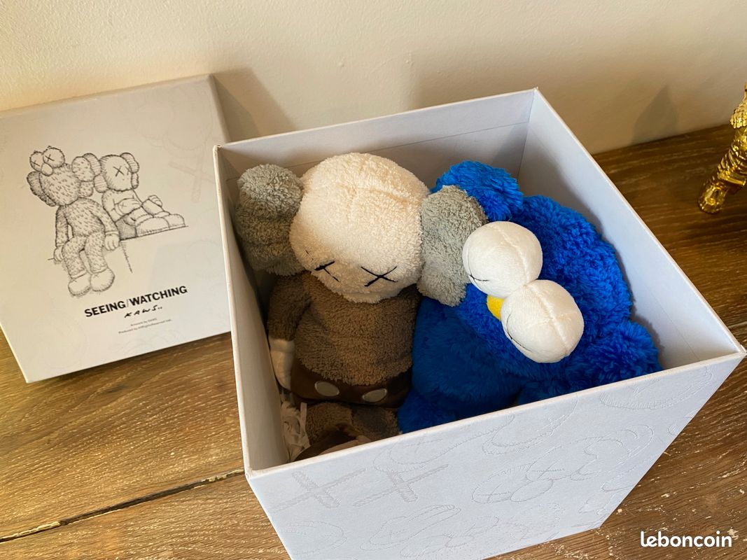 Kaws Seeing Watching peluche Large Plush 2018 Collection