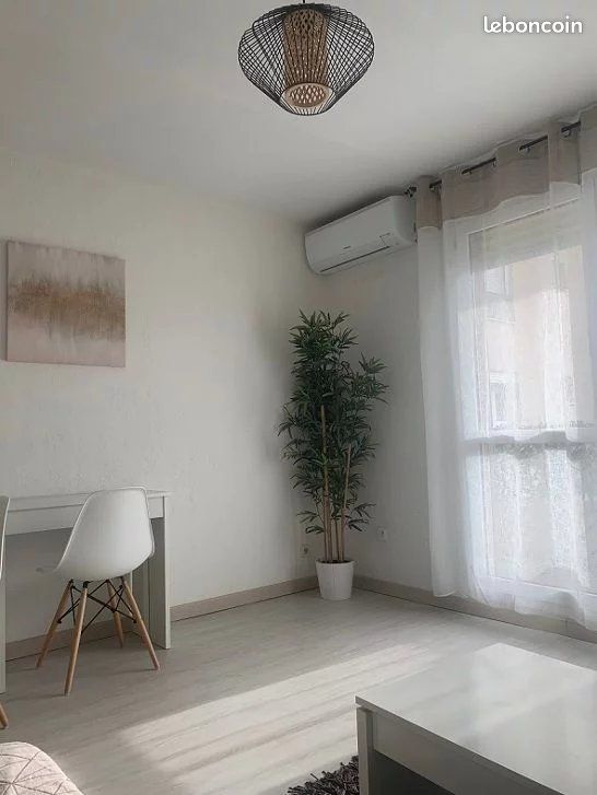 Appartement 1 pièce 28 m² · à Saint-Laurent-du-Var · 28 m² · 830 €