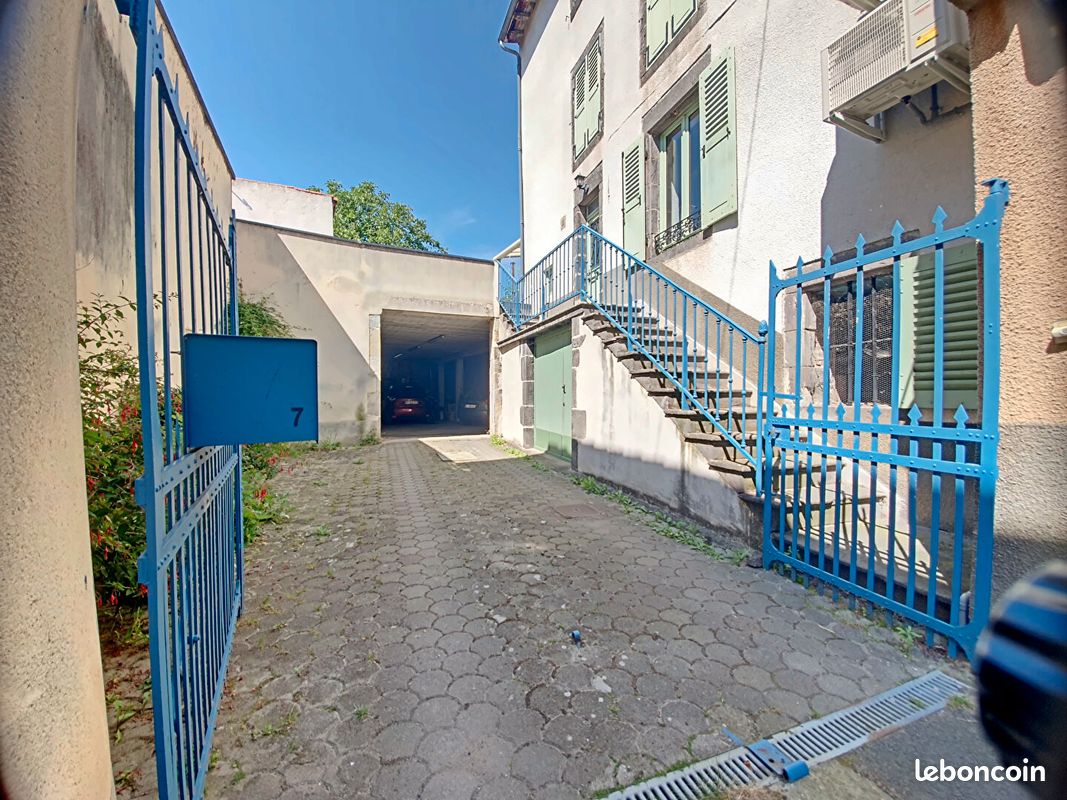 Maison 5 pièces 136 m² · à Mur-sur-Allier · 136 m² · 229 000 €